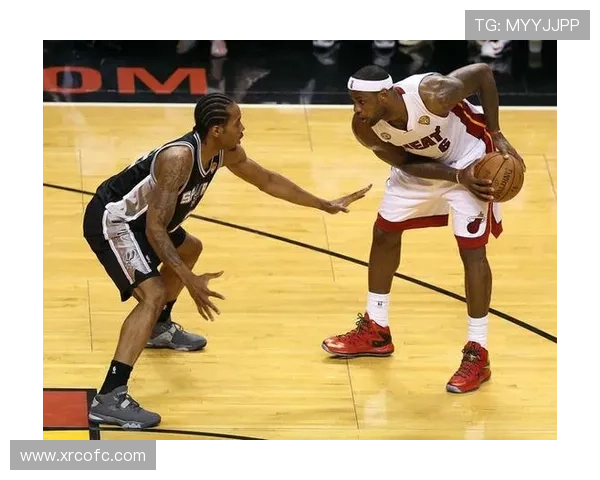 德隆威廉姆斯:伦纳德关键时刻强于詹姆斯 德隆威廉姆斯:伦纳德关键时刻强于詹姆斯